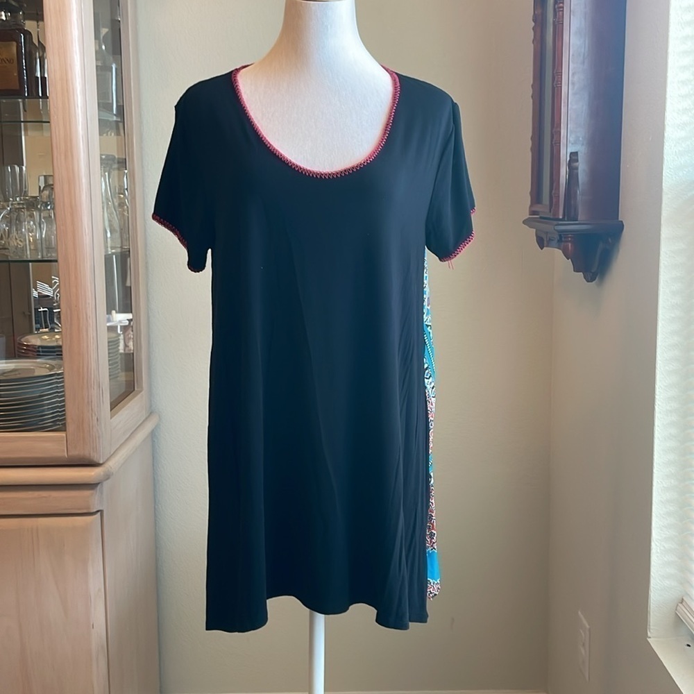 Johnny Was short sleeves tunic with 100%‎ silk panel size medium